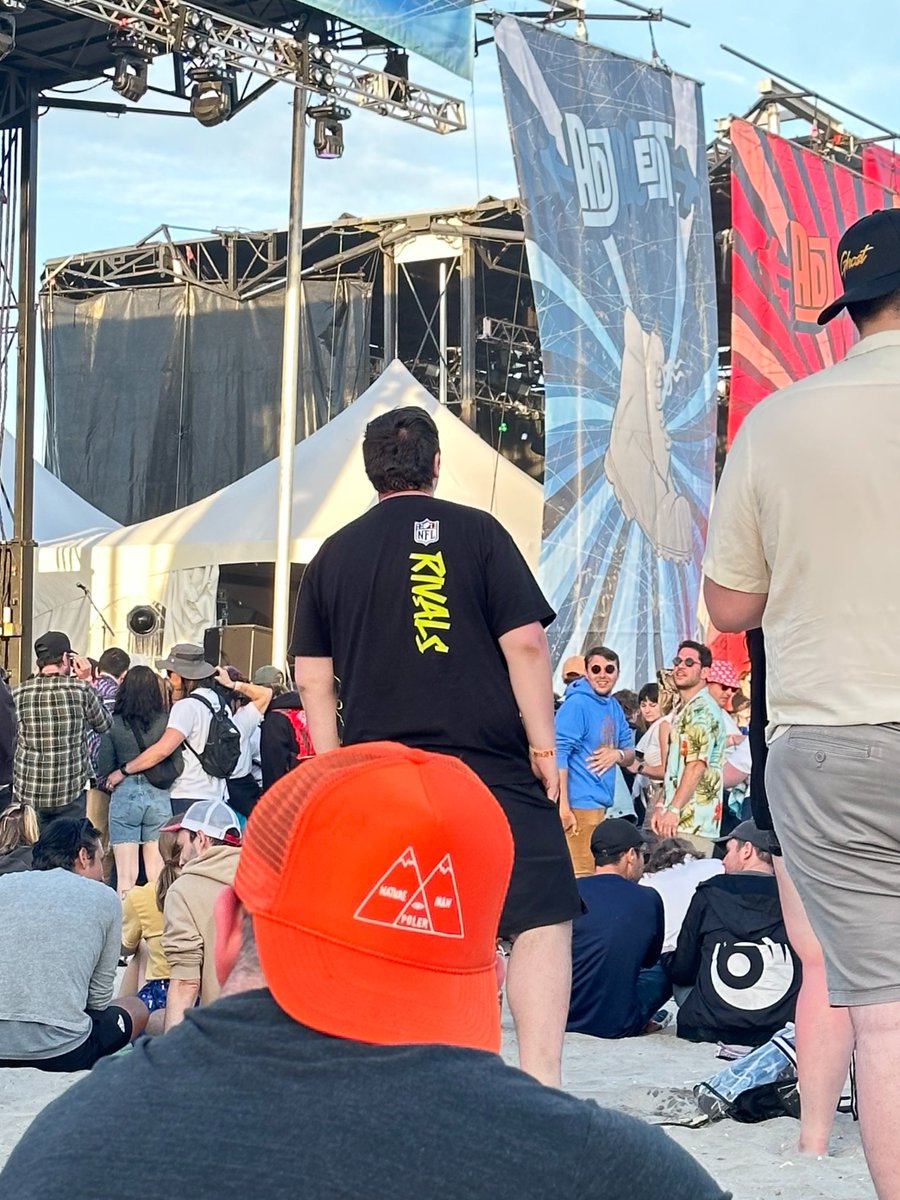 PlayNFLRivals's tweet image. YOO! Who dat?

Spotted at the Atlantic City music festival 🔥