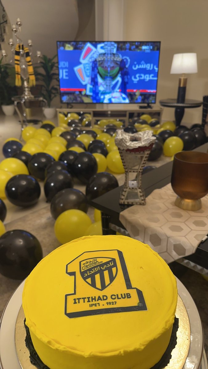 mohammad_bb10's tweet photo. #بطل_الدوري_الاستثنائي_العالمي 
 #الاتحاد_الطايي https://t.co/nDEhxyaNlg