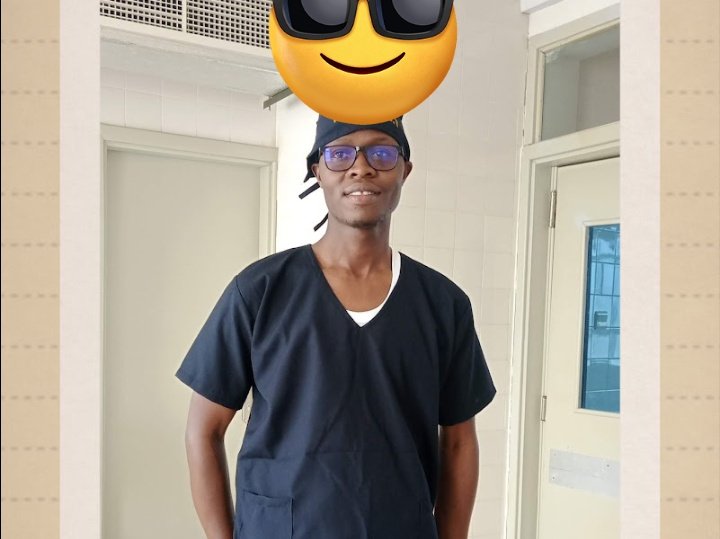 batenkss's tweet image. After caesarian section on patient who had been referred from a deep village, an old lady ran after me as I was leaving and said unto me &quot; my son kindly accept my 1000/- for helping my grand daughter deliver&quot;.
People with genuine hearts still exist!