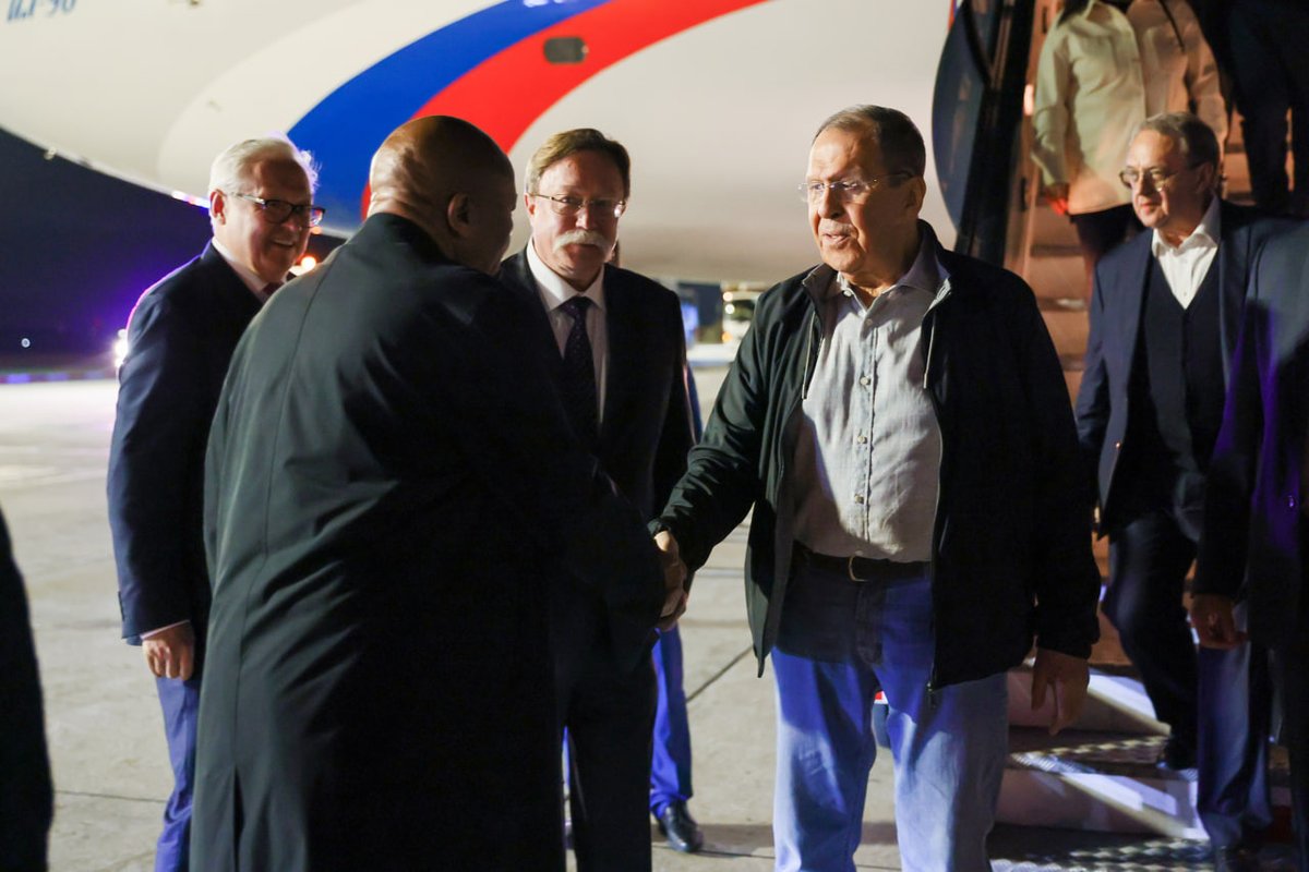 mfa_russia's tweet photo. 🇷🇺🇿🇦 Foreign Minister Sergey #Lavrov arrived in South Africa to take part in the #BRICS Foreign Ministers' meeting.

📍 Cape Town, May 31, 2023

#RussiaAfrica https://t.co/vVnIUw7KAv