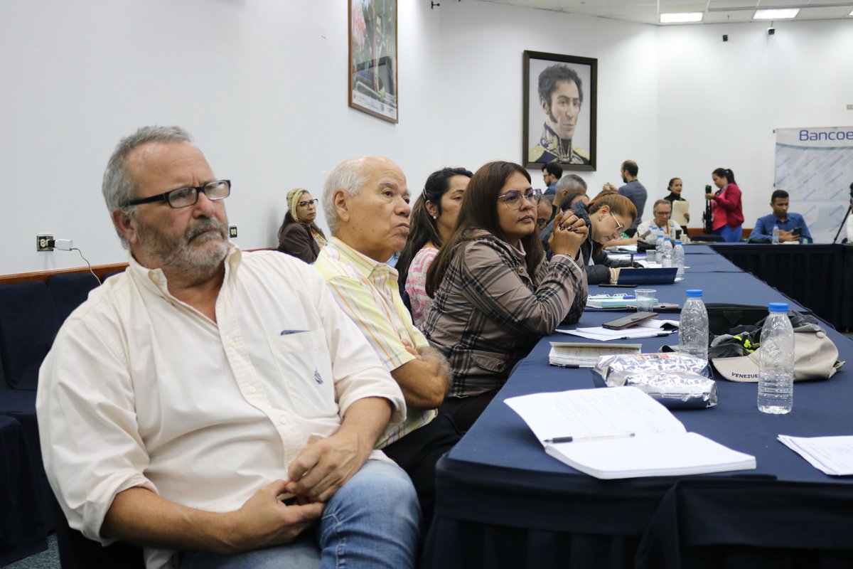 CalidadEsVida's tweet photo. La dirección de Gestión de la Calidad de #Sencamer abordó sobre la importancia de la marca #NORVEN en el comercio y la importancia de la infraestructura de la calidad en los procesos productivos de los emprendedores.
#EnVenezuelaSomosCalidad
#ElSurRenace https://t.co/yelYreASuO