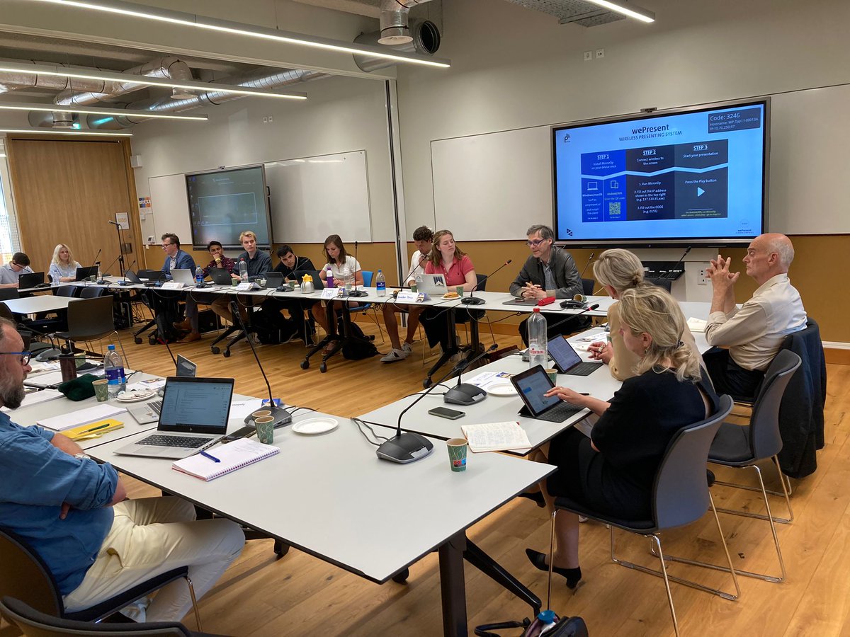Another productive University Council plenary in the books! First meeting with our new chair Prof. Teun Dekker who did an excellent job! @MaastrichtU 
#universitycouncil #particiatorybody #maastrichtuniversity