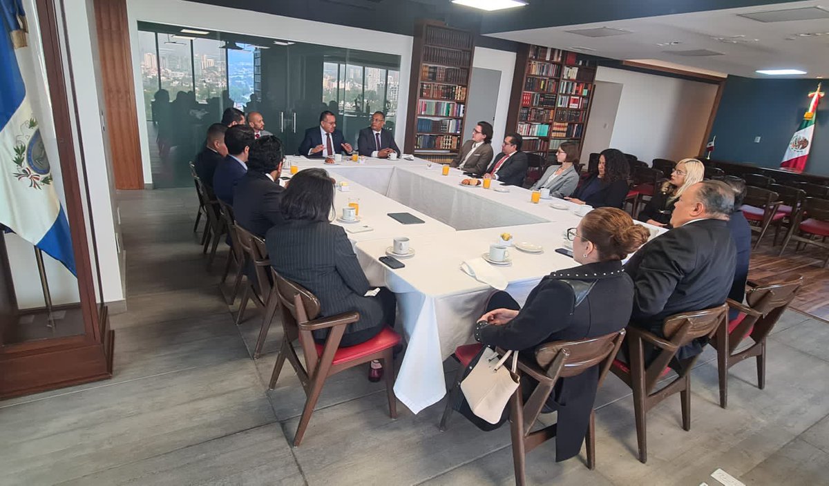 AlberticoGuinto's tweet photo. Gracias a la Comisión de Ciencias Forenses del INCAM, por permitirme hablar sobre: “el desahogo de  la prueba pericial contable en el juicio oral”. https://t.co/PMoa72VRNk