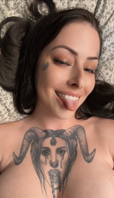 All that&rsquo;s missing is two or three guys cumming on me. https://t.co/iNQs41uGxA<a href="/tag/mvsales"class="tags"><span>#mvsales</span></a>