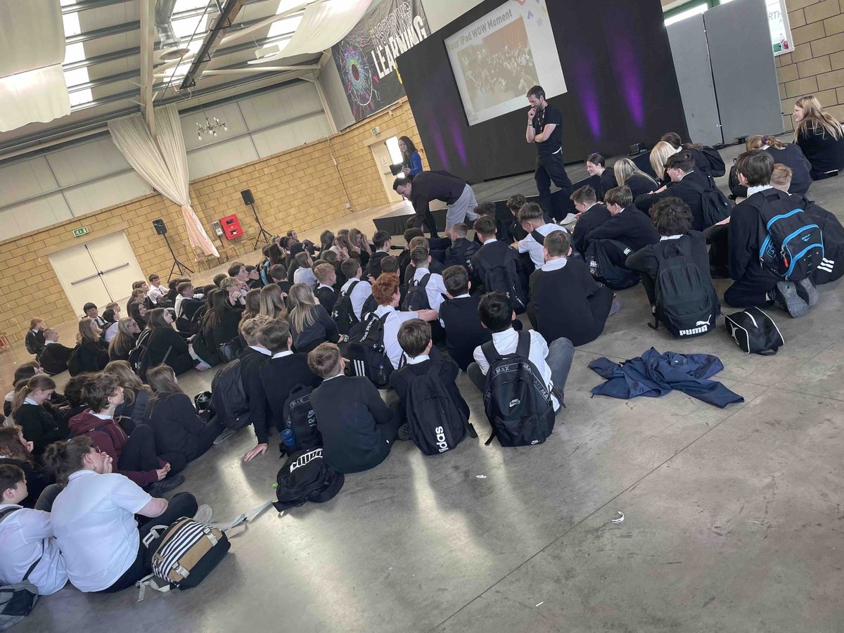 S3 today attended the @inspireSBC #inspiringlearning festival. A day of immersive #stem learning, featuring everything from an interactive AR session using iPad, to an EV car maintenance task, pit stop style, to VR from @BordersCollege and music making! #pridekhs