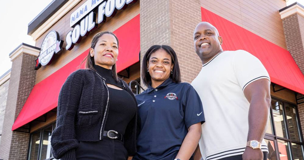 Black Parents Hire Their 16-Year-Old Daughter to Run Family-Owned Soul Food Restaurant blackbusiness.com/2023/05/gabby-… #blacktwitter #blackexcellence #blackowned #blackowned #blackfamily #blacklove #blackgirlsrock #blackgirlmagic #blackisbeautiful