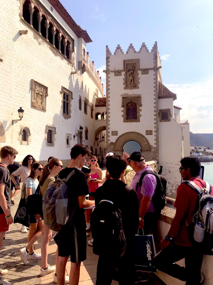 MattPodbury's tweet image. IBDP students gathering primary data for their IA’s in Sitges. #istlive