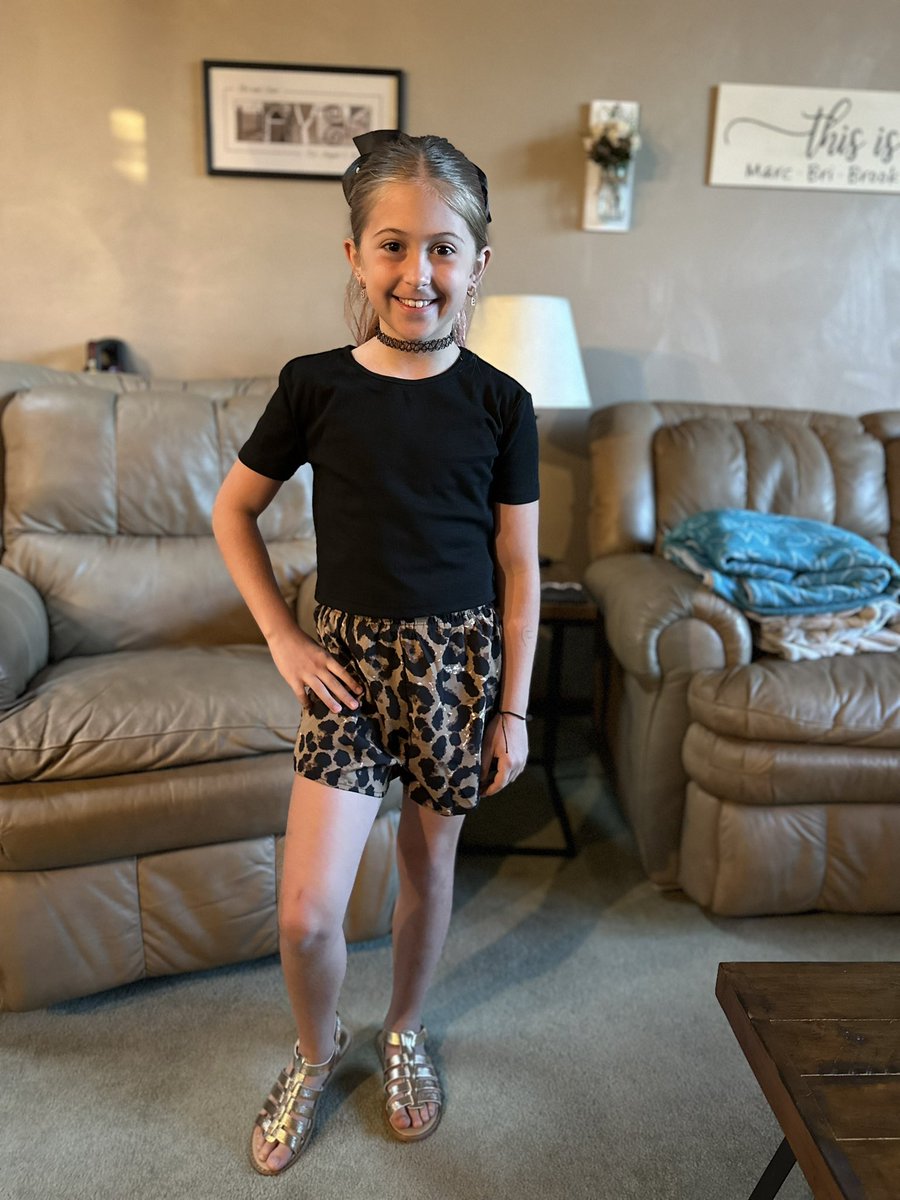 BriMayer1's tweet photo. Step Up Day for the almost 4th and 2nd Grader! https://t.co/HqGe4nRsIf