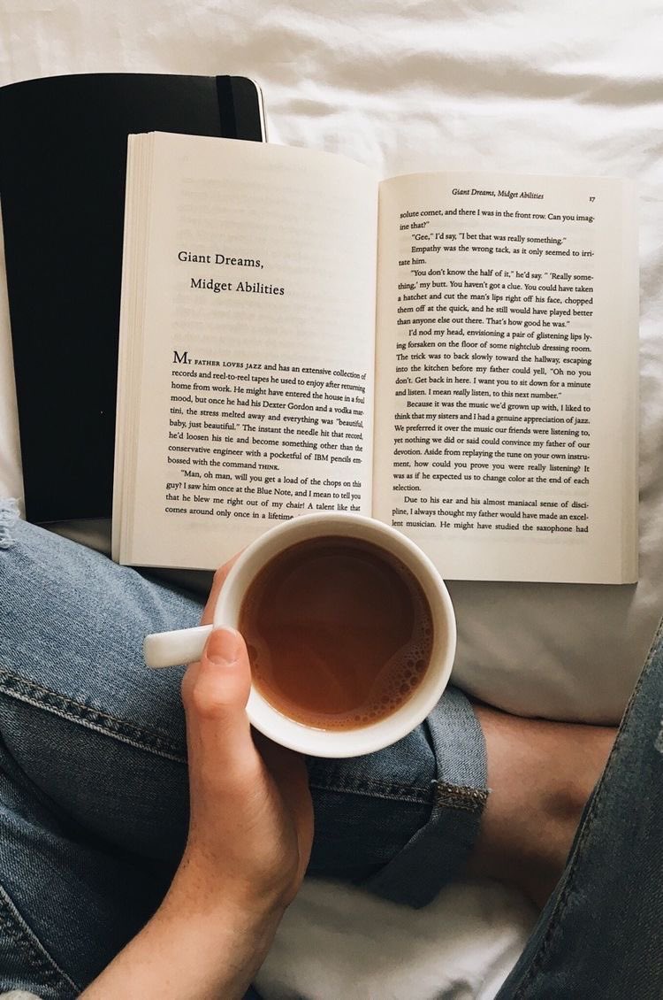 poojagarg1111's tweet image. Love is buying someone a book and writing a note to them on the first page💕