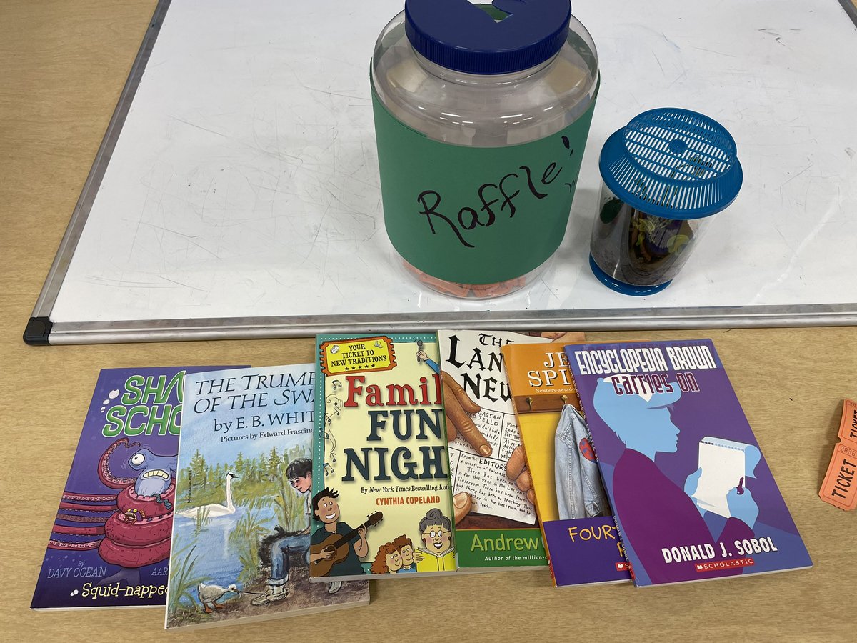 <a href="/librarykimberly/">Kimberly Meyerson</a> organized a wonderful Family Literacy Night at <a href="/NBlvdSchool/">North Boulevard School</a> with Venus Flytrap inspired cupcakes, bookish raffle prizes, &amp; guest artist from Painting With a Twist! <a href="/MichaelPortas/">Michael Portas</a>  <a href="/Peq_Curr_Inst/">PeqC&I</a> <a href="/EScillieri/">Elissa Scillieri</a> #peqpanthersread #raisingreaders