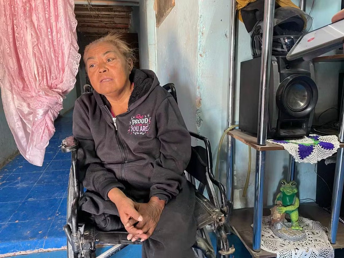 🧵 1 / 5 María de la Luz del Carmen Herrera Rodríguez, de 48 años, quien radica en el ejido San Salvador, en Francisco I. Madero, #Coahuila lleva la mitad de su vida con diabetes y sus complicaciones.