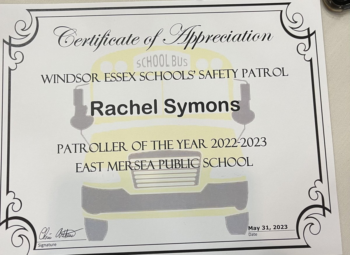 EastMersea4596's tweet photo. Congratulations to East Mersea’s Bus Patroller of the year Rachel Symons! @gecdsbpro @toddawender https://t.co/ConA4hbgOS
