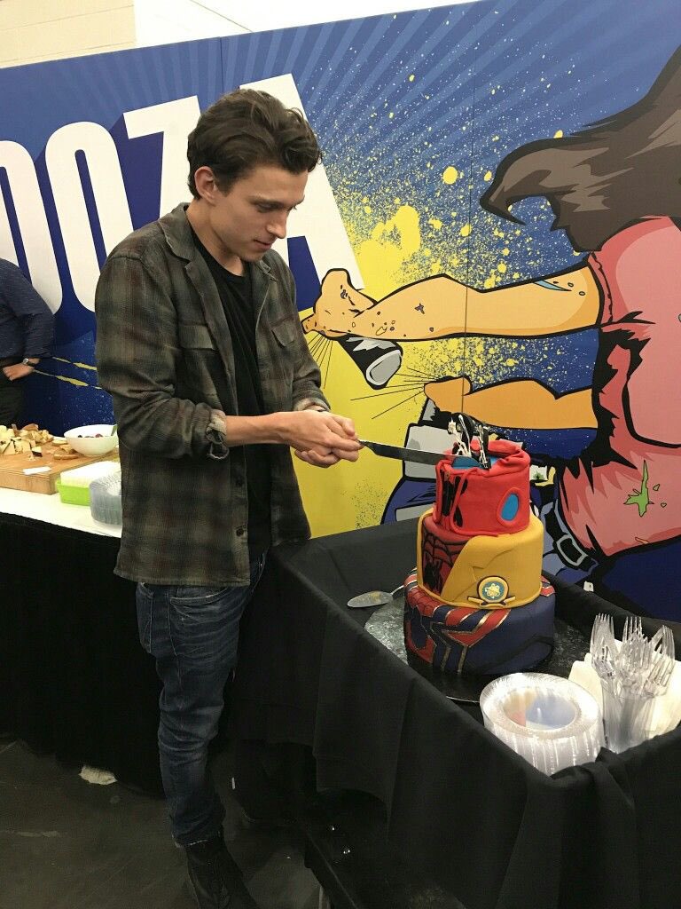 happy birthday, tom!

<a href="/thomsholland/">Tom</a>