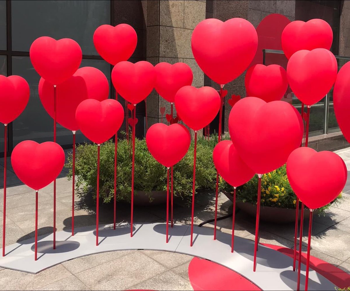 벌써 6월이네요. 좋은 분들과 사랑이 충만한 시간 많이 만드시길….

#6월인사