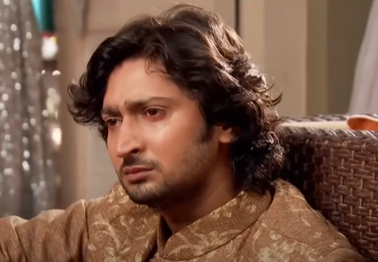 KunalFan22's tweet photo. Watched #doliarmanonkifirst time to fulfill the void created due to his absence on screen..but unfortunately I failed as after watching him ...my craving to see him again in new role become multi-fold & I start missing him more😢
It's like "Yeh Dil Maange More"
#KunalKaranKapoo https://t.co/Bu3nbdXvZB