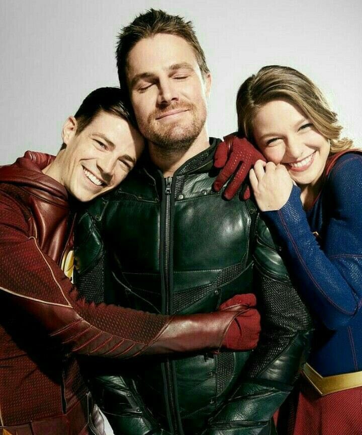 DenisGeekCine's tweet photo. Viendo a @cariolisima @DaniFaillace #multinerdso gracias por acompañarnos y alegrarnos todos los días, gracias por existir, les dejo un regalito para los fans del arrowverse😊🍿🎬 https://t.co/f6s4p8oSeW