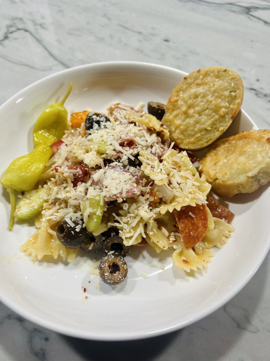 Italian pasta salad and garlic butter Parmesan crostini…my lazy summer dinner 🤷‍♀️😊