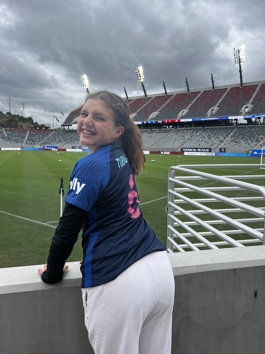 hollievonTOES's tweet photo. Let’s go WAVE FC!! 🩷🩵
#vamoswave https://t.co/AtFzOJBogv