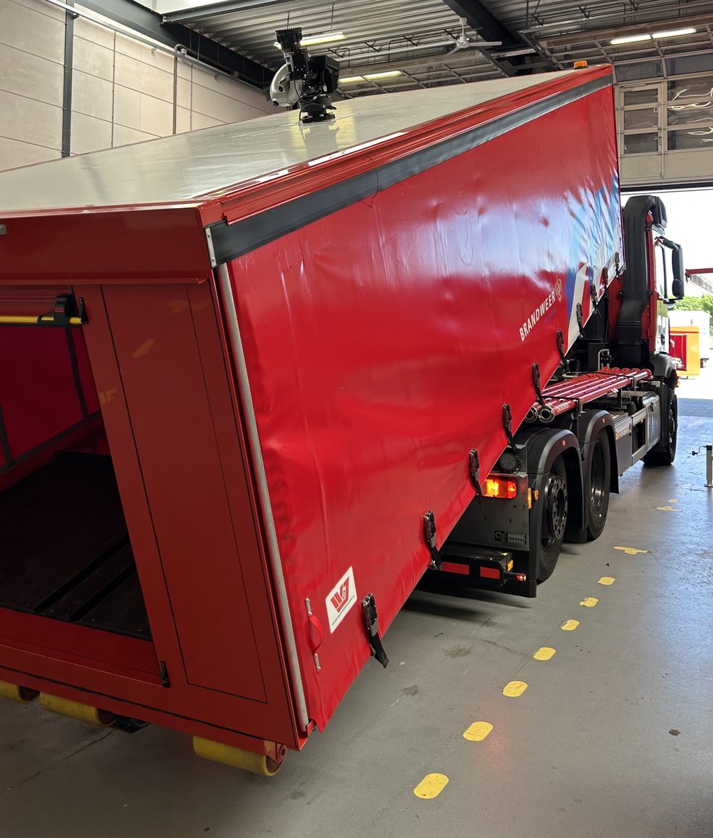 Vanmorgen bij ⁦<a href="/bmtfirerescue/">BMT Fire & Rescue</a>⁩ het project schuimbluscontainers (3 stuks) doorgesproken. Schiet al lekker op! #fluorloos #klaarvoordetoekomst ⁦⁦<a href="/brw_deventer/">Brandweer Deventer</a>⁩ ⁦<a href="/brandweerzwolle/">brandweerzwolle</a>⁩ ⁦<a href="/BrwOmmenHberg/">BrwOmmenHberg</a>⁩