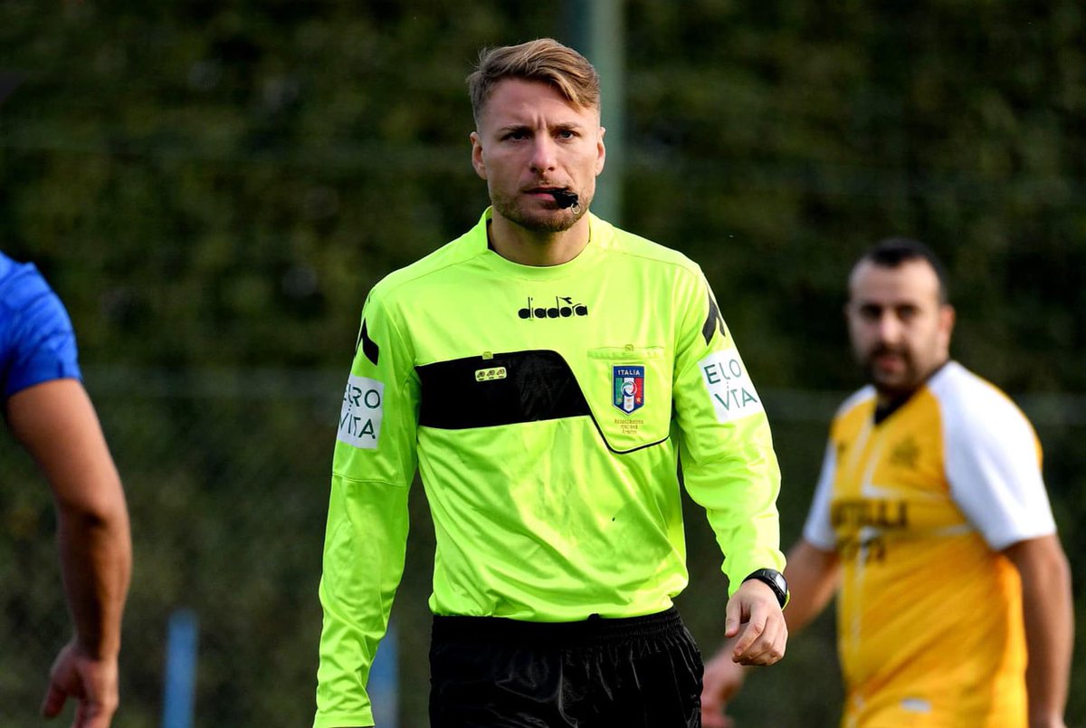 pasquale_caos's tweet photo. L’arbitro di Siviglia Roma https://t.co/wcmwrEp19T