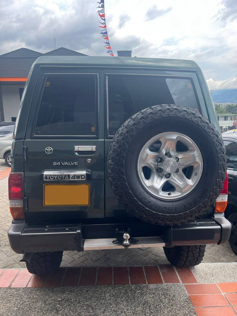 ewexcar's tweet photo. El Toyota Land cruiser 4.5 es un modelo campero de alta cilindrada y una alimentación geométrica variable. 🛞🔥

Ingresa a nuestras redes o a https://t.co/CoCmTBMKUW y contacta con cualquiera de nuestros asesores. ¡Te esperamos!😉👇🏻
📱https://t.co/c7OJqD7i9F
#toyota #landcruiser https://t.co/THDqcfl2No