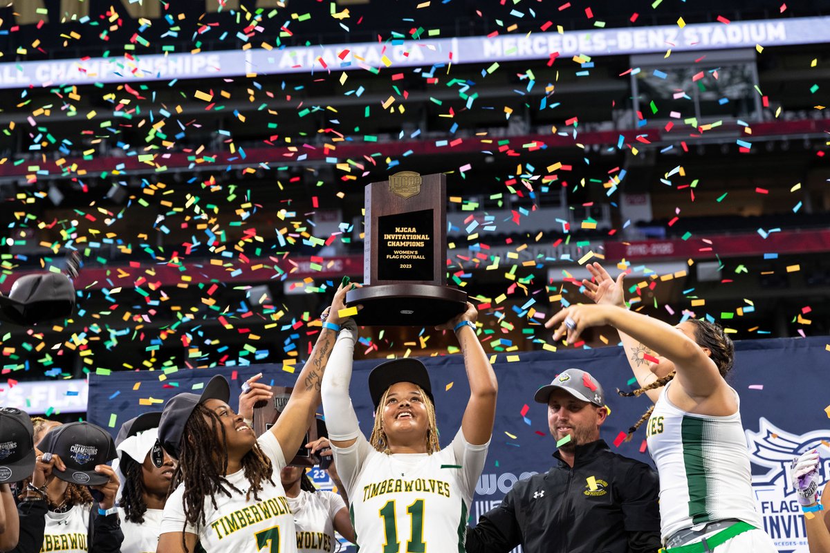 The @AtlantaFalcons hosted the NAIA and NJCAA collegiate women's finals at Mercedes Benz Stadium.

Ottawa University captured its third consecutive NAIA title while Florida Gateway College won the NCJAA championship. Congratulations!

Read more here: bit.ly/FlagChamps