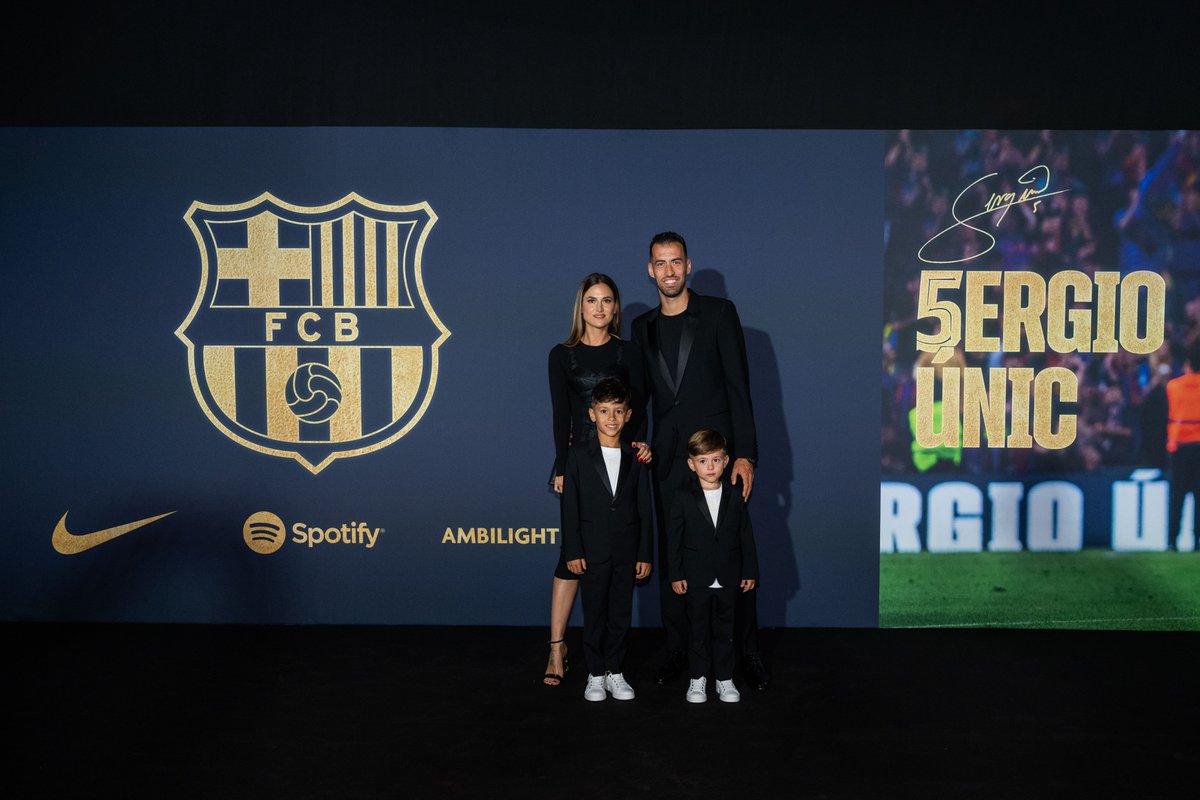 El mejor mediocentro del mundo acompañado por su familia 🥇