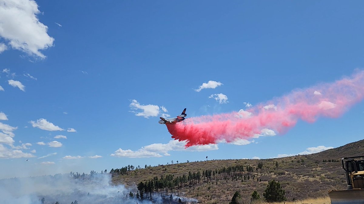Working on the Las Tusas Fire earlier this month. A shout out to the ground crew we were helping- Rio Grande T2IA. Thank you to Victor Lujan for sending this in.

#ReadyToServe #aerialfirefighting #aviationlovers #avgeek #dc10tanker #aviationdaily #wildfireready