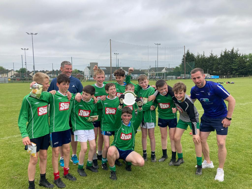 Well done to the 6th class boys school team. Who today won the Plate in Round Towers Lusk Tournament. A great tournament thanks to all involved. Enjoy the celebration lads and take it easy tonight...there's school in the morning 😉🏆

#BoughalAbú