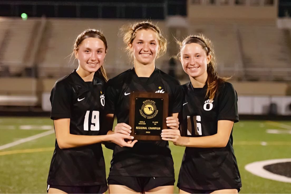 Brooke_clagett's tweet photo. Happy Birthday to my favorite two soccer players!! @lexiclagett @BrynnClagett Love you guys!  #triplets #mydayones https://t.co/2HRS1jlLWZ