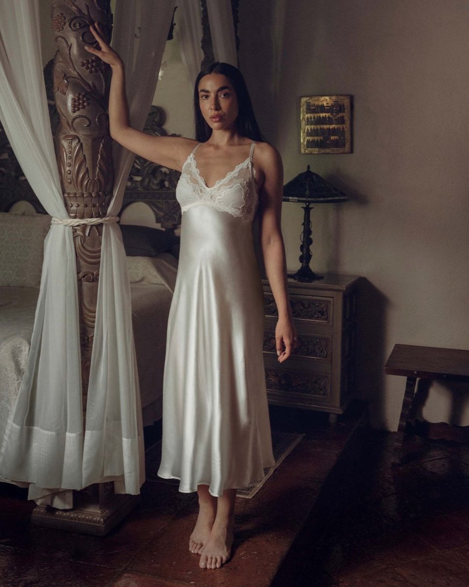 NKIMODE created a bridal collection fit for a princess, including stunning silk chemises and gowns with bust support. Head to the link in bio to shop the the collection now.  

#onlineexclusive. #shopexpectlace #luxurylingerie #bridalingerie #shopmanayunk #shopphilly