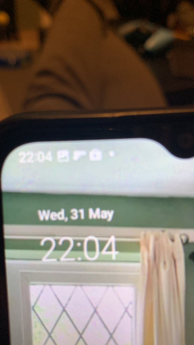 cacharles123's tweet photo. What’s the revolver symbol https://t.co/WhgQUuVxD2