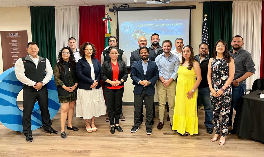 elonworldwide20's tweet photo. El equipo @ConsulMexNog recibió capacitación sobre el programa #MissingMigrant - @BorderPatrolHQ para sumar esfuerzos de colaboración institucional a favor de la protección de personas #migrantes.
🇲🇽🫱🏾🫲🏼🇺🇸 https://t.co/kvl4Y4Njnp