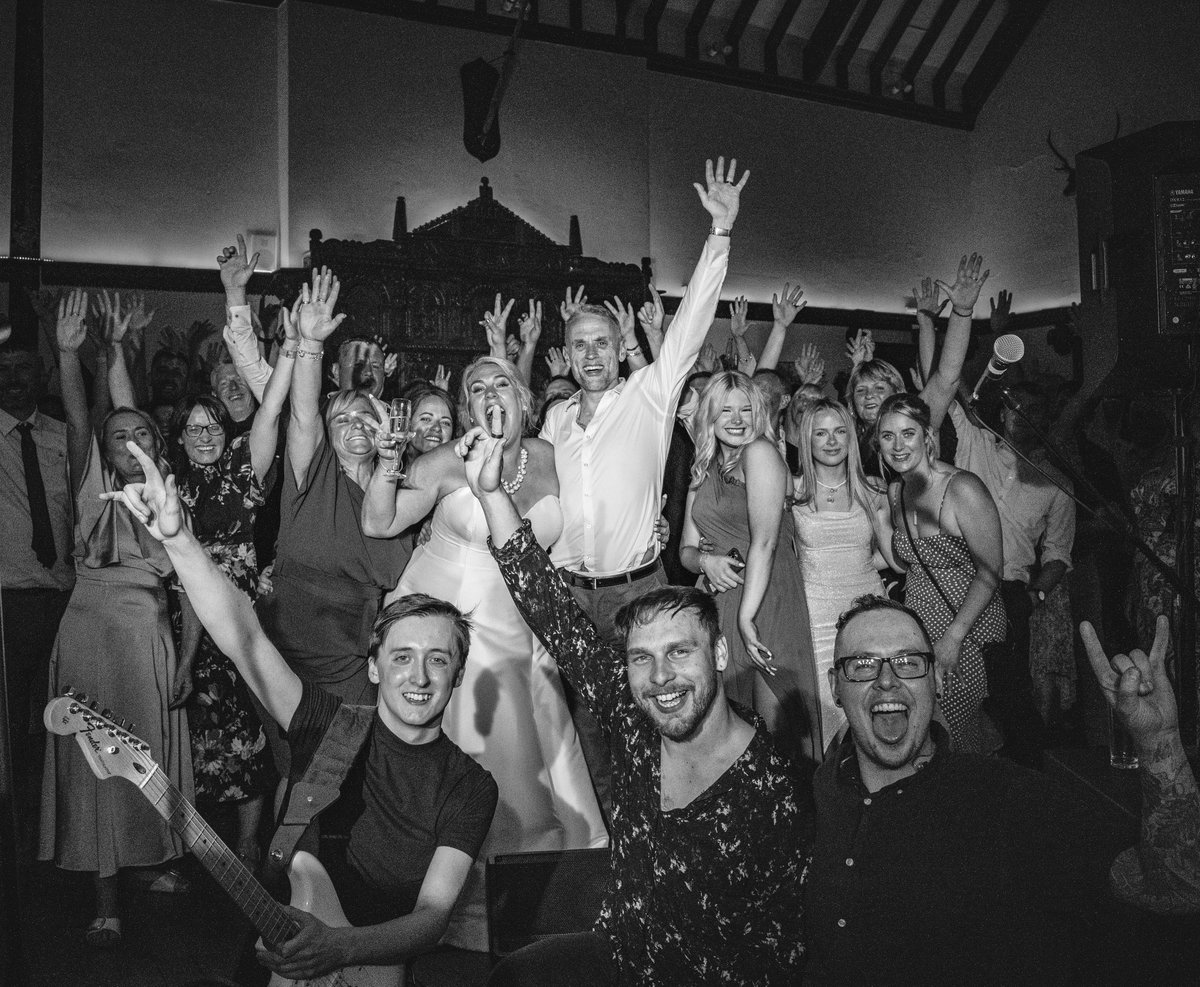 Congratulations to the new Mr and Mrs Jennings. We had a blast playing your wedding on Saturday! 🐙

#weddingband #music #livemusic #functionband #callofthekraken #gig #livegig