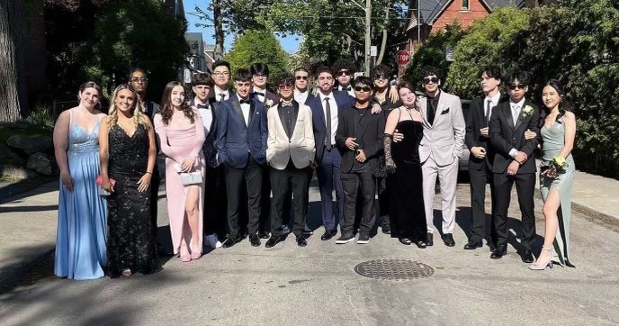 BMTMDance's tweet photo. Some amazing memories made at prom this year! Congratulations to our BMTM 2023 graduating class #bmtmproud 💙 https://t.co/8E0QNNVsAE