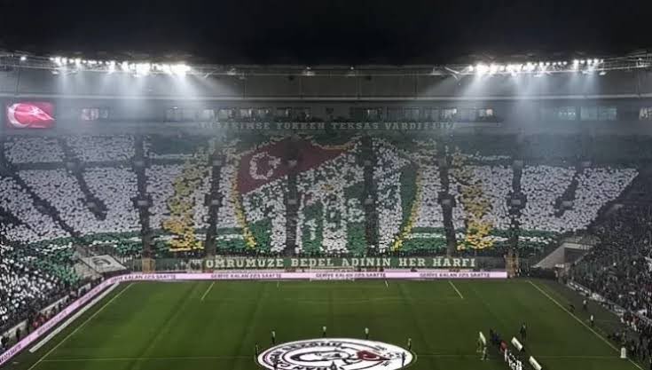 mustafaa1963's tweet photo. 1963 sevdik bir kere çarpıyor kalpler seninle.. https://t.co/Tz5BVycRLs