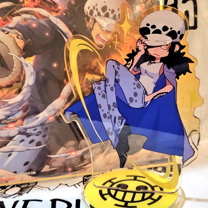 Last day for orders!!! I'm closing my shop 11:59 PST!!!! :))) I'll be hopefully sending out all the non-preorder merch out by the end of this week ^_^!!!! Thank you!!!