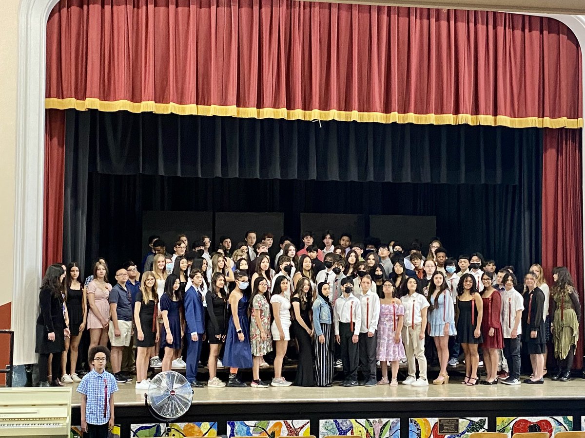 JBBElementary's tweet photo. Tomorrow our 8th graders, the Class of 2023 will be graduating.
Congratulations and best wishes to each and every one of you. Stay Bulldog strong as you head to High School! https://t.co/oN7lUnBGeF