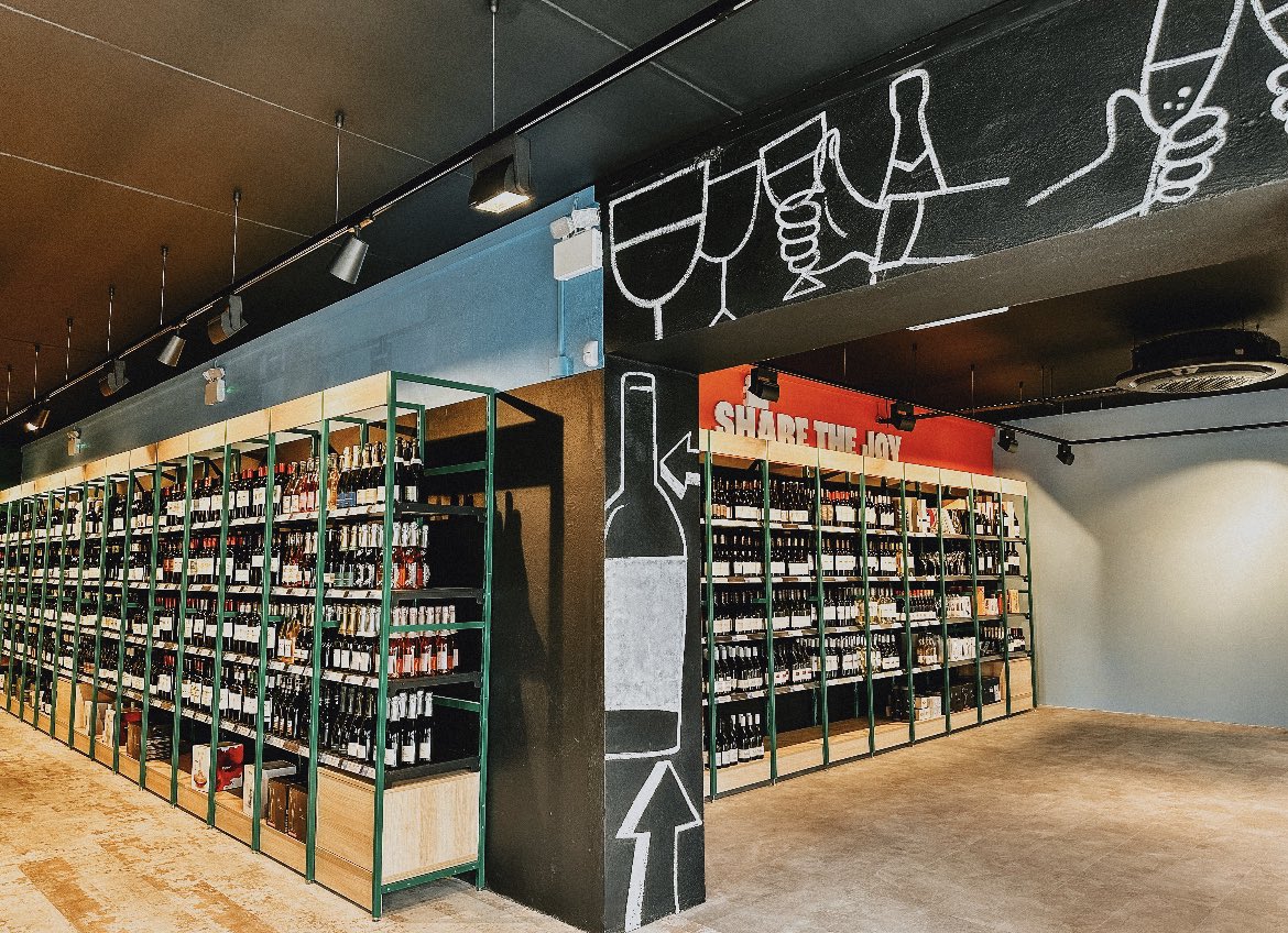 Psst. Elon had us a bit quiet on here, but we’re nipping back in with some exciting news… *ahem*

OUR BRAND NEW SHOP OPENS ITS DOORS AT 10.30 TOMORROW MORNING! 

Magazine Road, Athlone! We’re TOO excited!