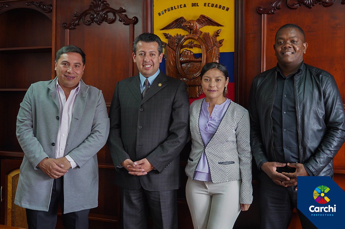 CarchiPrefectur's tweet photo. ¡Hoy, la unidad del Carchi se hizo presente! Nuestro Prefecto, Julio Robles, en compañía de la Viceprefecta, Verónica García y el equipo de la #NuevaPrefectura se reunieron con los Consejeros Provinciales en la Primera Sesión del Consejo Provincial del Carchi. 

#ComenzamosJuntos https://t.co/rDuWpuMWRT
