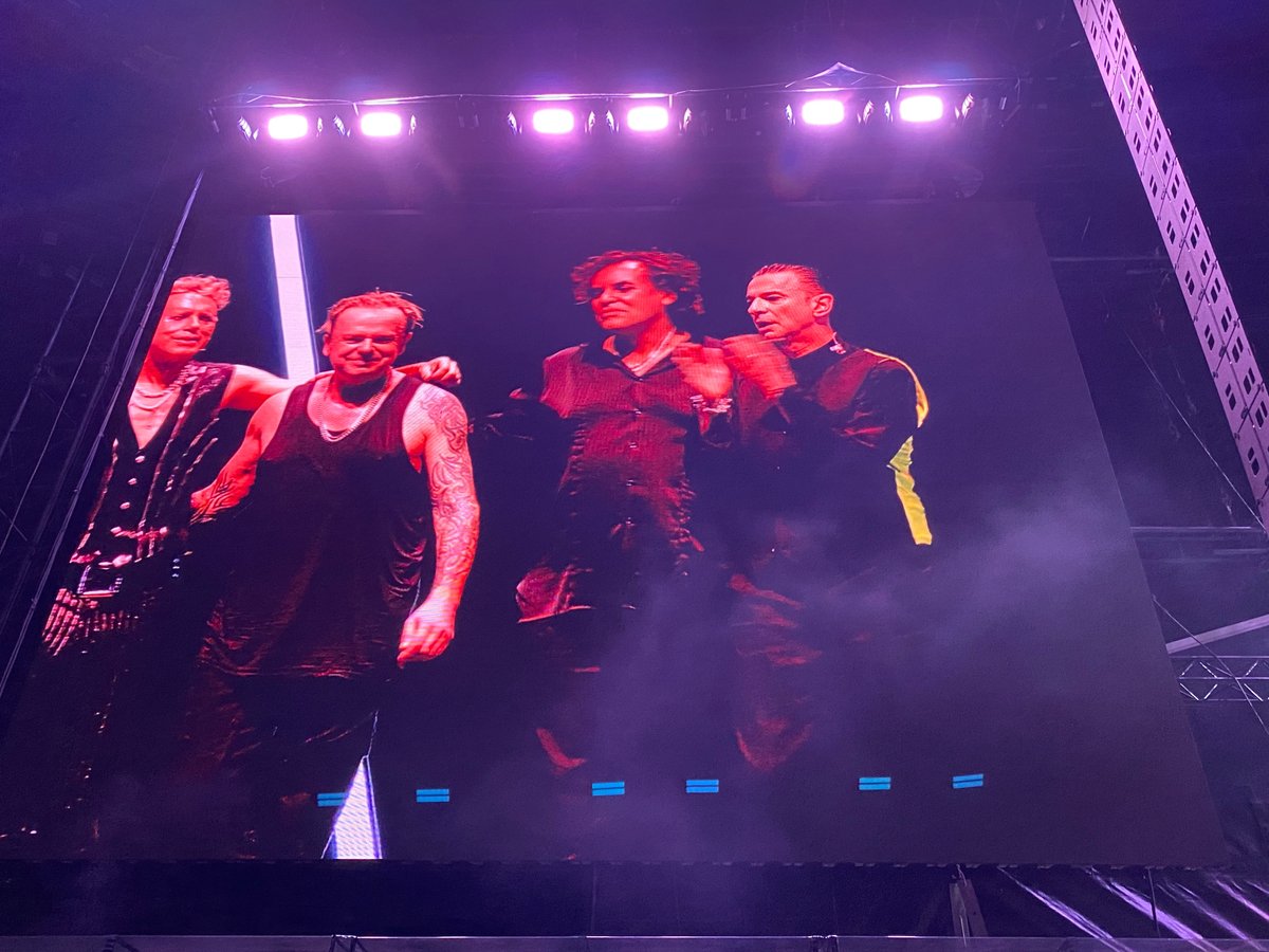 PersonalMode's tweet image. On espère que vous avez passé un excellent concert #DepecheMode #MementoMori #Lyon See you next time