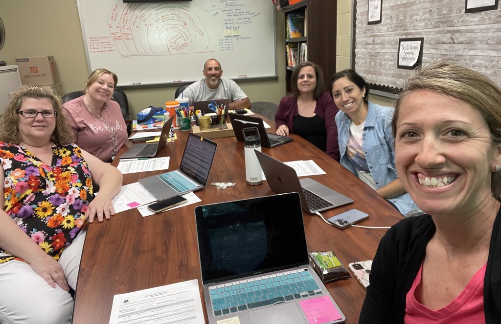 Shanna Kovi tweet media