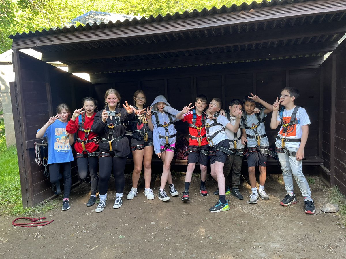 Miss Lynch tweet media