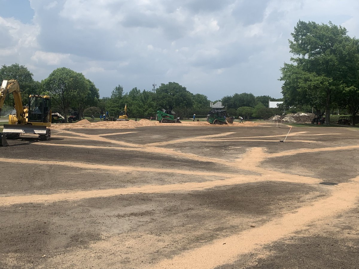 mggolfdesign's tweet image. Good visit to #DallasCC looking in on the project. #LaBar Golf has the train rolling with @odonnell_jon out front plowing in the irrigation. Drainage &amp;amp; sand cap have started &amp;amp; new Stadium Zoysia starting to roll in from RedBed Turfgrass for @KPhillipsGolf. #asgca #gcsaa #golf