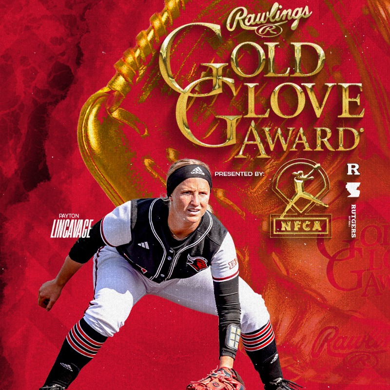 RUSoftball's tweet photo. 🏆 𝐑𝐀𝐖𝐋𝐈𝐍𝐆𝐒 𝐆𝐎𝐋𝐃𝐄𝐍 𝐆𝐋𝐎𝐕𝐄 𝐀𝐖𝐀𝐑𝐃 🏆

#RUSB's Payton Lincavage recognized as the best defensive third baseman in the nation ‼️ 

#GoRU ⚔️ #RUSB 🥎 #RideTheWave 🌊
