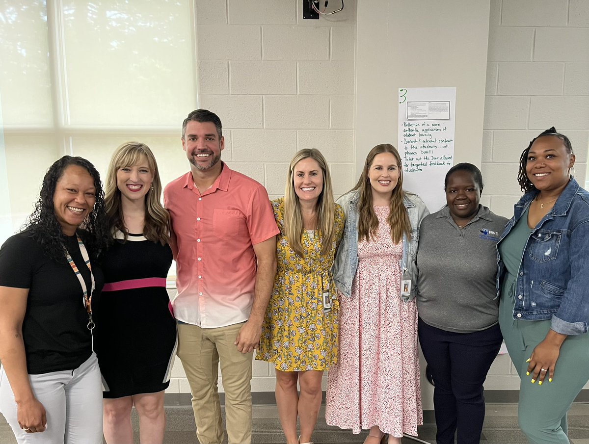 Andrew Simmons (@simmonsteacher) on Twitter photo When we were asked to find a panel of Assessment Leader Graduates to speak to our new cohort, we had no idea Oprah’s protégés would deliver such a performance. We appreciate your honesty as you continue influence careers. 👏🏼 <a href="/FCSAssessment/">FCS Assessment</a> #data #assessment #dayatthebeach When we were asked to find a panel of Assessment Leader Graduates to speak to our new cohort, we had no idea Oprah’s protégés would deliver such a performance. We appreciate your honesty as you continue influence careers. 👏🏼 <a href="/FCSAssessment/">FCS Assessment</a> #data #assessment #dayatthebeach