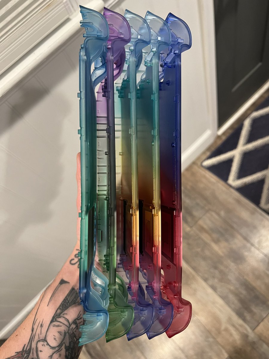 RogueportGCC's tweet photo. 🚨 GIVEAWAY ALERT! 🚨 

Want a custom tinted steam deck shell?
Enter for a chance to win! 
Winner picks exactly what design the want done! (Pics for example)

Here’s how to enter - 

Like and retweet this post
Follow me @RoguePCustoms 
Tag a steam deck friend! 

Giveaway ends and winner selected randomly June 10th. 

International winners will have to cover shipping costs. 

Thanks guys!