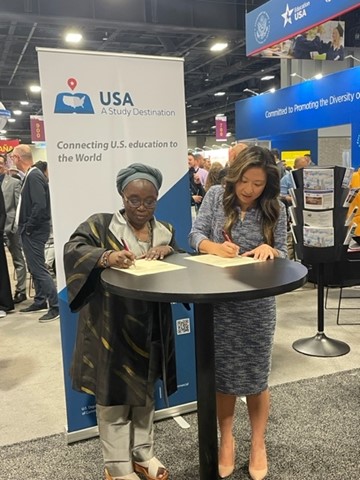 USA: A Study Destination tweet media