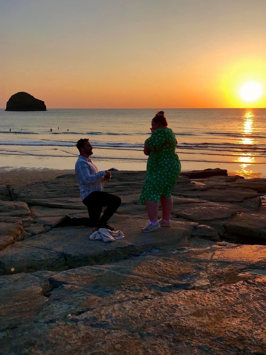 FarmerJamesHT's tweet photo. Our #farmholiday guests couldn’t have chosen a better location for their surprise engagement #TrebarwithStrand then cooked us pizzas tonight to celebrate ❤️ Congratulations 🎉 🥳 https://t.co/L7QnyvjUgK