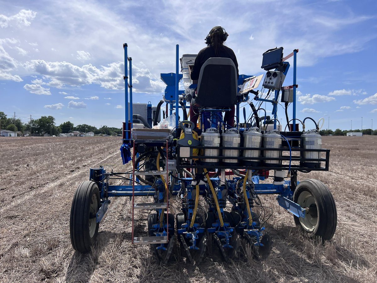 What a fun day planting our sorghum trials in Russel, KS, with The <a href="/Midwaycrops/">Craig Dinkel</a> ! Stay tuned for more info on how to manage stalk rot diseases through variety, row spacing, population, and fungicide trials. Field day on radar!!